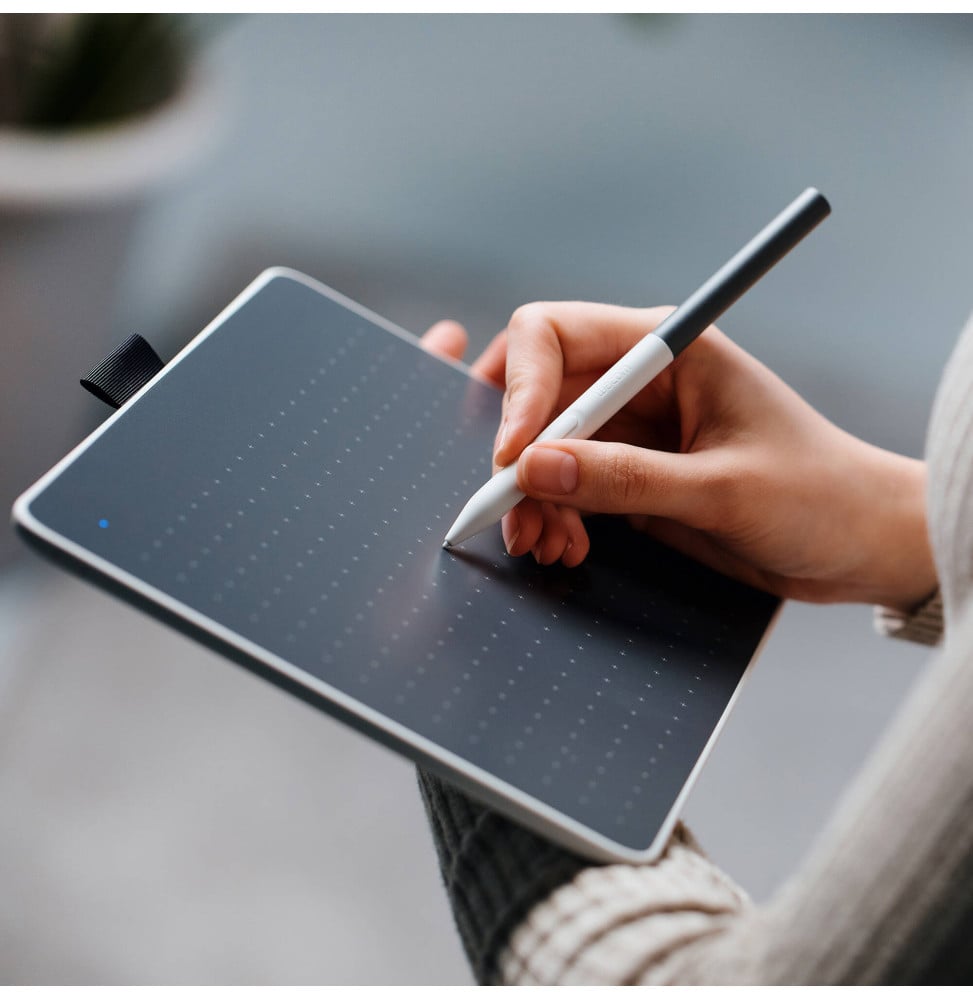 TABLETTE GRAPHIQUE À STYLET WACOM ONE MOYENNE - BLUETOOTH (CTC6110WLW2B)