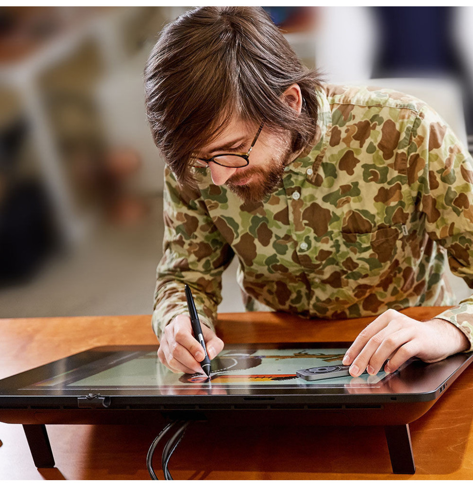 ÉCRAN INTERACTIF À STYLET WACOM CINTIQ PRO 24 : TABLETTE GRAPHIQUE AVEC ÉCRAN 23,6" 4K (DTK-2420)